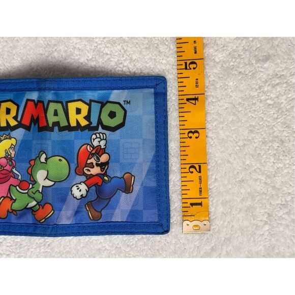 Super Mario Bros Trifold Wallet - Picture 5 of 7